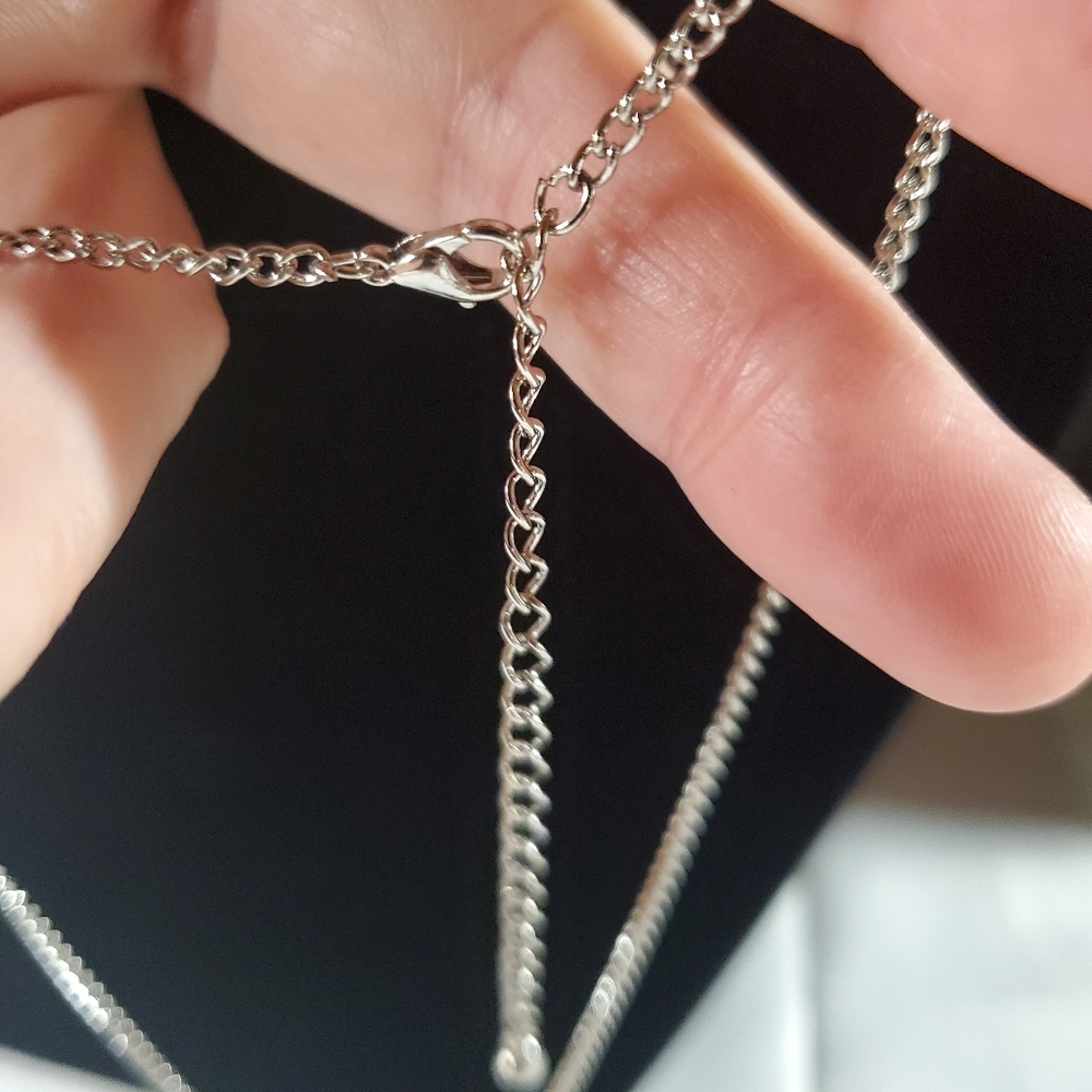 Compass charm Necklace- New - Picture 3 of 3